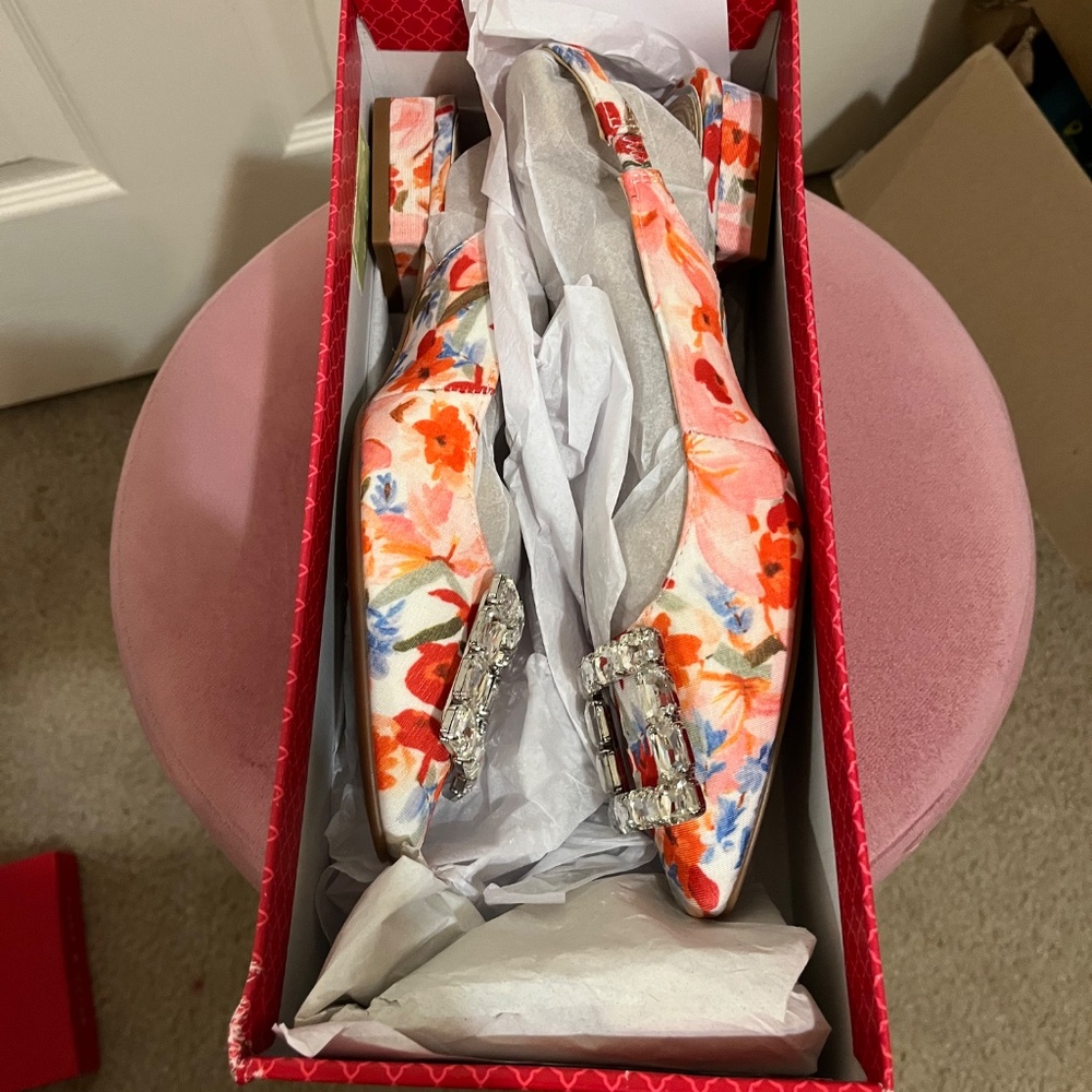 New Kelly & Katie Flats — size 6 - Picture 4 of 5